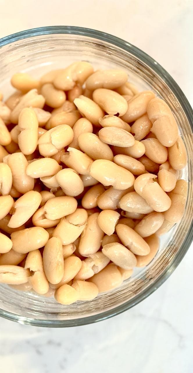 Whole cannellini beans